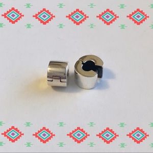 Set of 2 Plain Clips